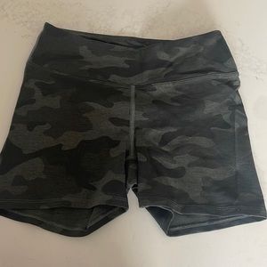 NoBull shorts size small